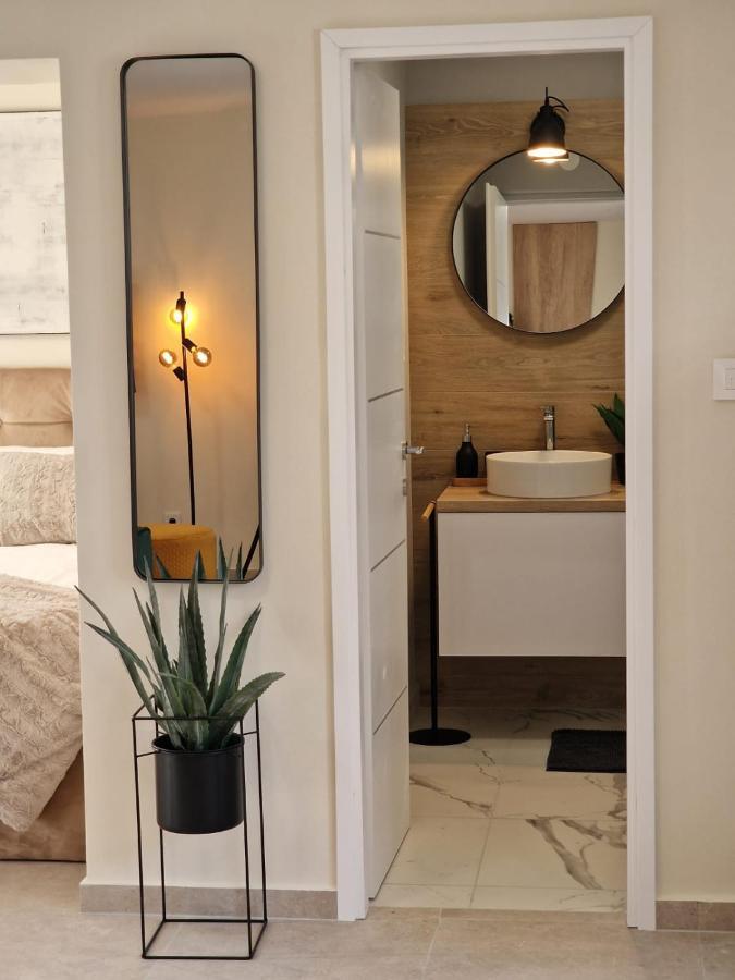 Studio Apartment Mare With Private Garden And Jacuzzi Vinkuran Eksteriør bilde